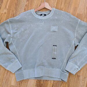 Nike Women's Crop Crewneck/Sweatshirt (small) -- new w/ tags!